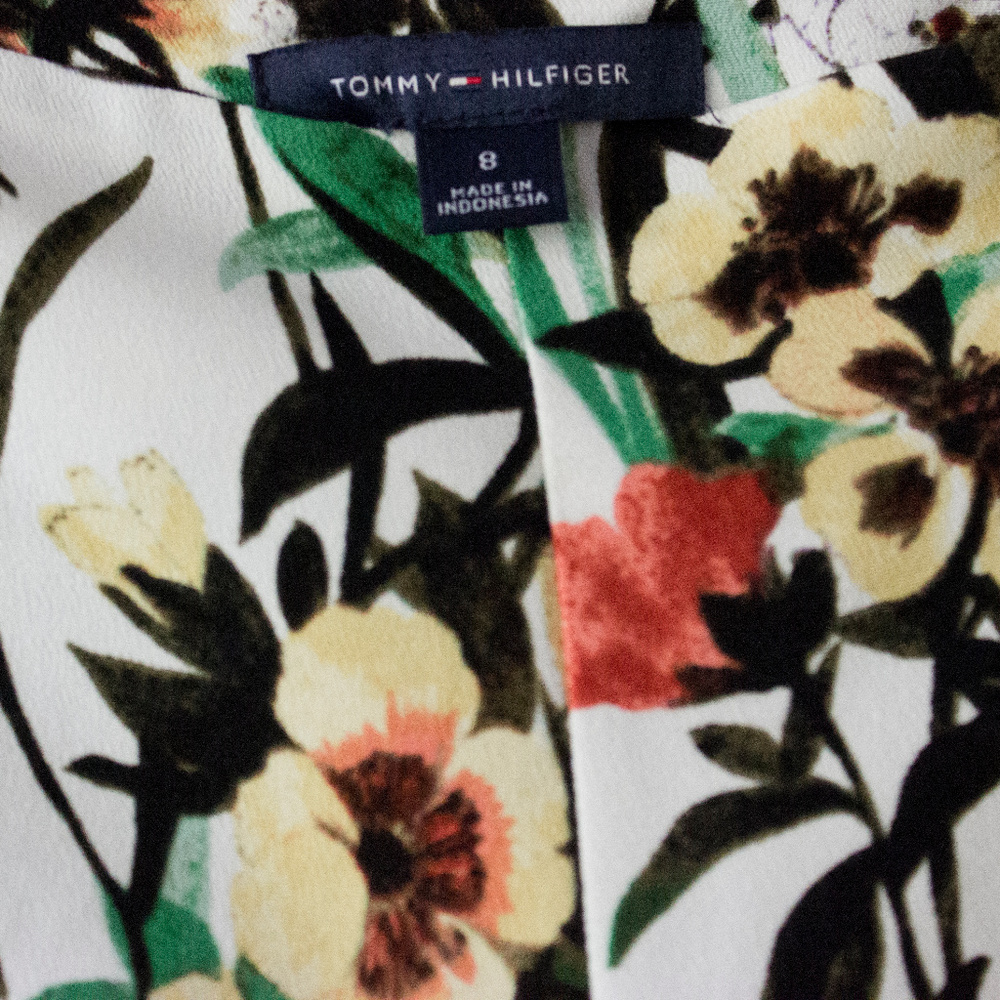 2/$20 Tommy Hilfiger White Floral Wide Crop Pants - Picture 5 of 6